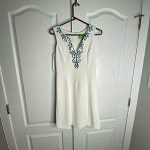 White Pappagallo dress beach